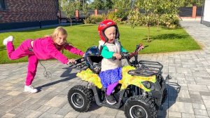 Софунья Шалунья - София и Ника и их квадроциклы.