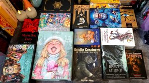 Какие бывают покрытия карт Таро? Велюр, матовое, лён, сахар? Показываю свою коллекцию. В чем разница