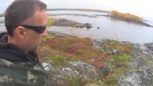 ГДЕ ЛОВИТЬ РЫБУ В МОРЕ, БЕЗ УДОЧКИ И ЛОДКИ! ТОЛЬКО РУКИ,НОГИ И КОТЕЛОК НА ПЛЕЧАХ)))