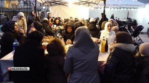 В одном из дворов Махачкалы прошел коллективный ифтар для 400-сот человек