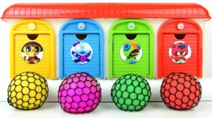 Мультики для детей. Играем и мнем Мягкие мячики у яркого гаража. Мультики залипалки малышам