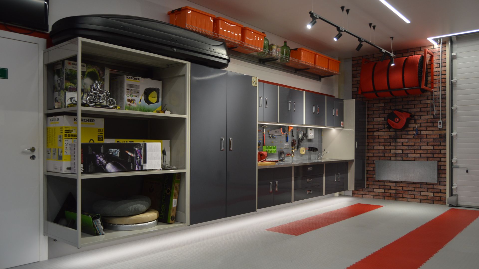 Демонстрационный гараж компании СВ Гараж