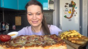 МУКБАНГ ПИЦЦА/КУРИНЫЕ НАГГЕТСЫ/КАРТОШКА ФРИ/MUKBANG ЕДА ОБЖОР