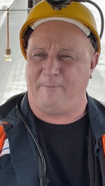 Заяц фамилия такая - вокалист