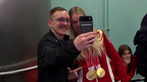 Российские паралимпийцы вернулись домой из Италии.