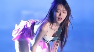 КРАСИВЫЕ Азиатки Танцуют. BEAUTIFUL Asian Women Dancing.