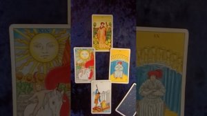 Таро расклад для Весов на апрель 2026 года