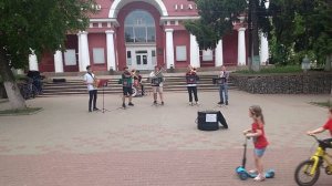 1184 26.05.2021 г Орёл ул Ленина уличные музыканты оркестр Street band Стрит бэнд