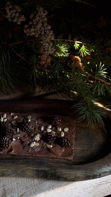 ШОКОЛАД для тех, кто выбирает глубину вкуса с сосновой шишкой и кедровым орехом