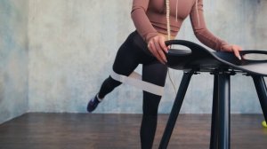 Махи ногой назад + махи в сторону. Суперсет (50)