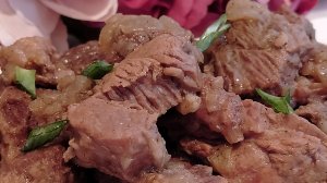 НЕЖНАЯ ТУШЕНАЯ ГОВЯДИНА ПО-КРЕМЛЕВСКИ С ВОЗДУШНЫМ ПЮРЕ