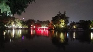 Озеро Хоанкием и мост Восходящего Солнца!