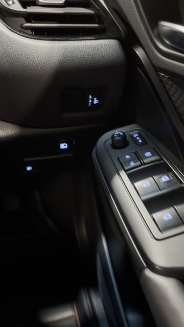 Продажа Toyota C-HR, 2019 год во Владивостоке