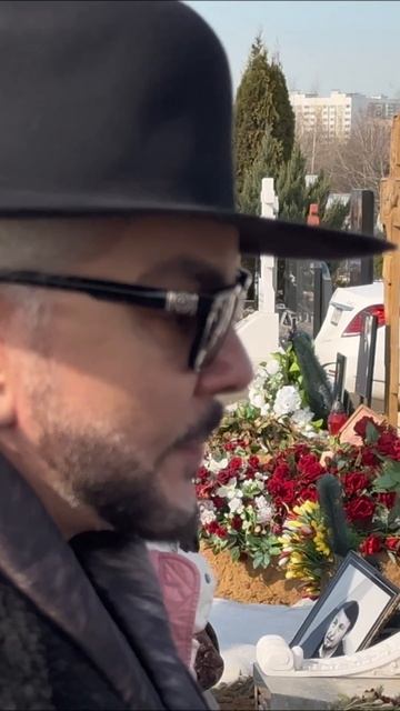 Нифига боль не утихает … ФИЛИПП КИРКОРОВ ПРО РОДИТЕЛЕЙ НА МОГИЛЕ ОТЦА / 16.03.2026