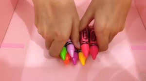 Настя и Стейси играют со съедобной косметикой