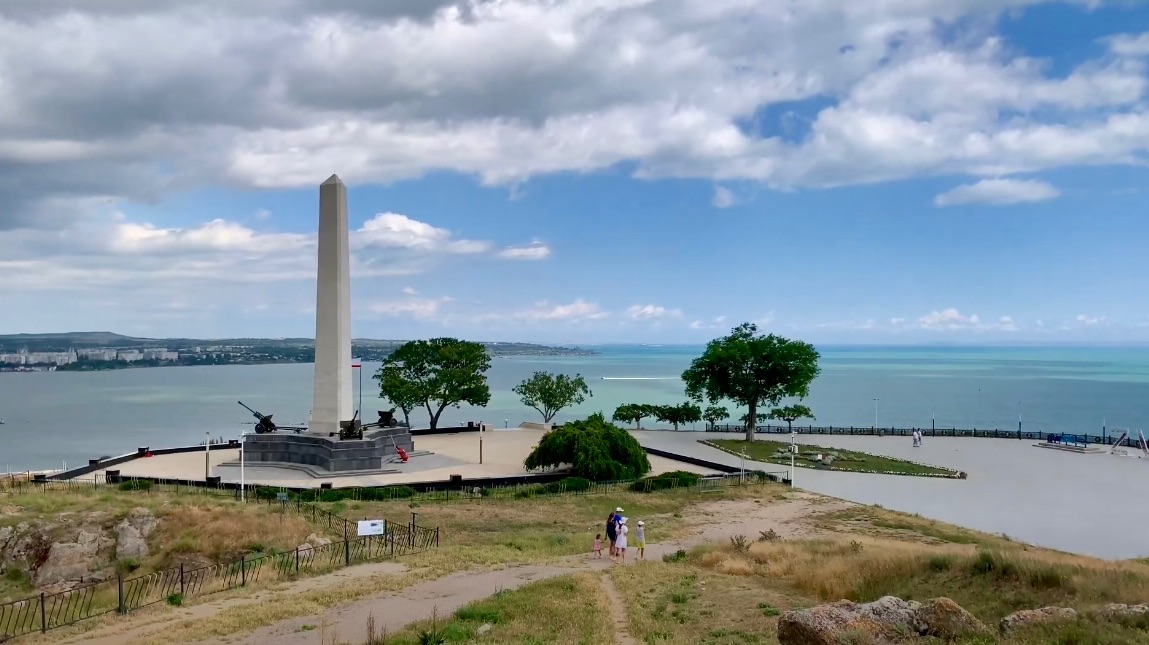 Керчь город-герой , на горе Митридат лето 24