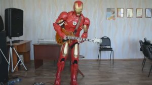 АйронМэн долбит Рок