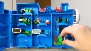 Видео для детей. Большой фургон спешит эвакуировать своих маленьких друзей. #дети #видеодлядетей