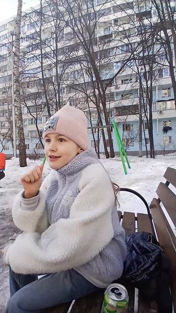 Полина и ее прогулка 😳😳😳 смотреть онлайн