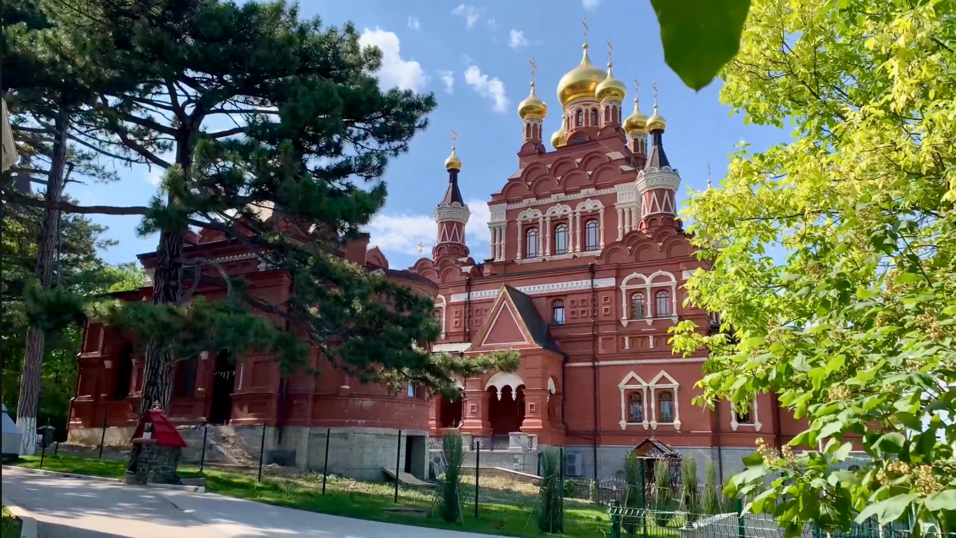 Топловский Свято-Троицкий  Параскевиевский женский монастырь Крым лето 20
