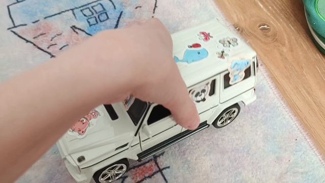 колёса у автобуса животных