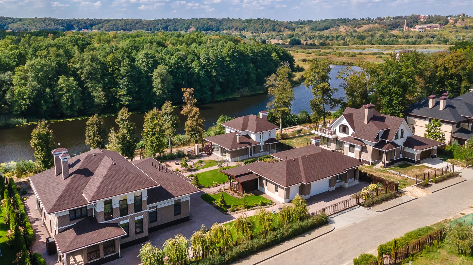 Участок в клубном поселке "БЕРЕЗКА"