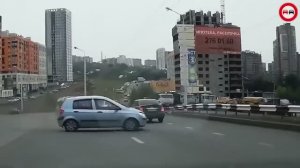 Жесть! Идиоты на дороге. ДТП и жесткие аварии с их участием.