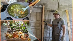 Сварила овощной суп. Рассадила цветочных деток и черенки. Дверной проём в дубае