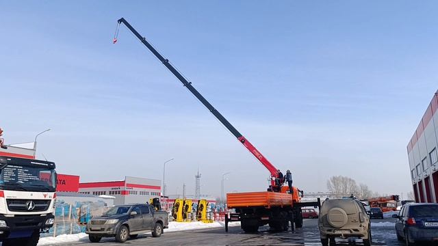 Отгрузка. Бортовой КАМАЗ 43118 с КМУ Horyong HRS 216