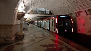 Метро Москвы красивая станция кольцевая линия культурное наследие