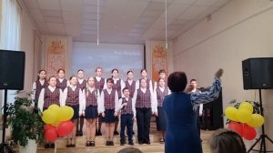 Старший хор "Улыбка"  ,ДШИ №1 г.Шумерля  солист Уторов Артем