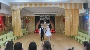 Простой и трогательный вход на выпускной в детском саду. Куда уходит детство.