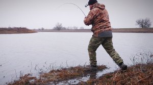 ВОТ ЭТО РЫБАЛКА! ВЕСНОЙ ЗА ПОЛ ЧАСА, ХИЩНАЯ РЫБА ЖАДНО ЕСТ ПРИМАНКУ. Первые весенние рыбалки 2026!