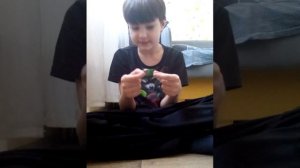 ловлю одной рукой манеты