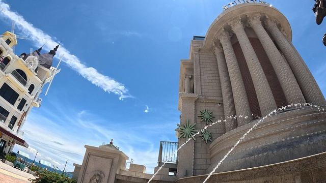 Парк аттракционов на острове развлечений в Нячанге