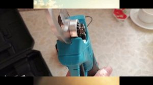 Обзор аккумуляторного секатора LITHIUM