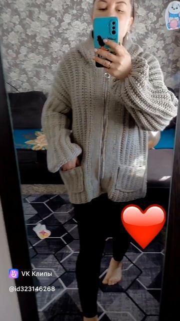 Свитер,связан спицами