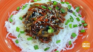 Готовим фунчозу с грибным соусом. Доброе утро. Фрагмент выпуска от 18.03.2026