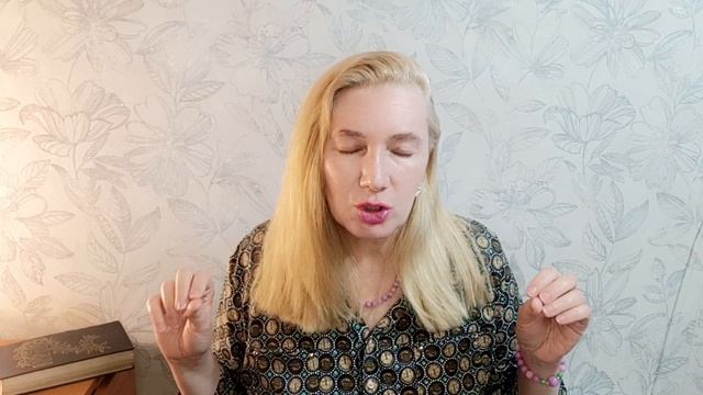 МОЯ ДУША ПРОХОДИЛА СКВОЗЬ СТЕНЫ И ПОТОЛКИ