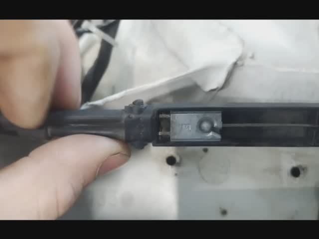 Не открывается капот БМВ, как открыть