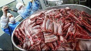 говяжьи ребра в огромном чане. массовое производство в Корее