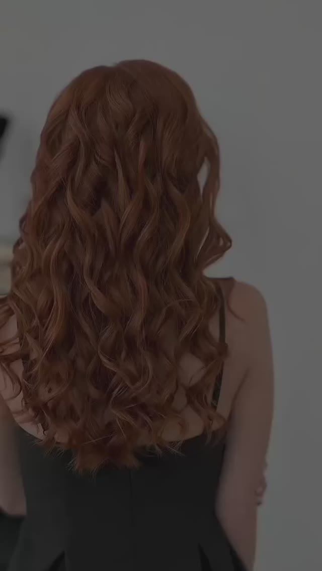 Быстрая и простая текстура на утюжок #прическа #укладка #волосы #локоны