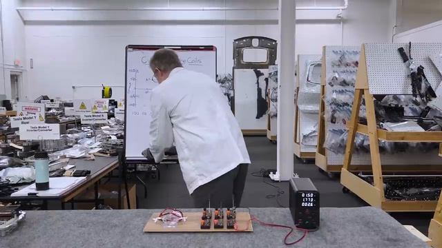 The Secret Behind Electric Motors： Inverter Explained смотреть онлайн