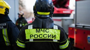 Мужчина выпал из окна во время пожара в квартире в Ленобласти