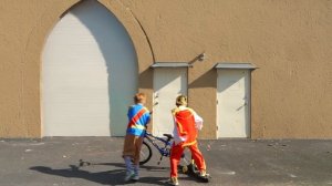 Настя выбирает принца для королевского бала