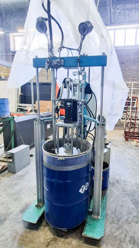 TSI MASTERMIX XS Гидравлический двухкомпонентный экструдер - OBBU.RU