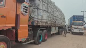 Ремонт грузовика занял почти сутки. Пакистан