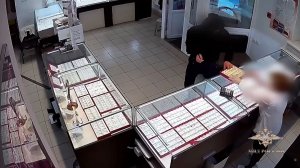 Полицейские раскрыли грабеж в ювелирном магазине