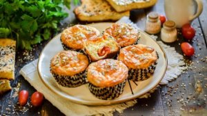 ТВОРОЖНО-СЫРНЫЕ МАФФИНЫ С ПОМИДОРАМИ ЧЕРРИ