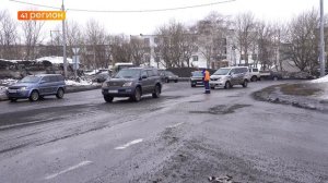 ЯМОЧНЫЙ РЕМОНТ ПРОВОДЯТ В РАЙОНЕ КОЛЬЦА ХЛЕБОЗАВОДЕ В КРАЕВОЙ СТОЛИЦЕ • БЕЗ КОММЕНТАРИЕВ